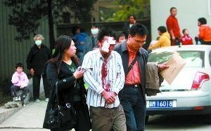 ▲2009年，北京理工大学5号教学楼9层发生爆炸事故，造成一名老师、两名学生和两名一家设备公司人员受伤。
