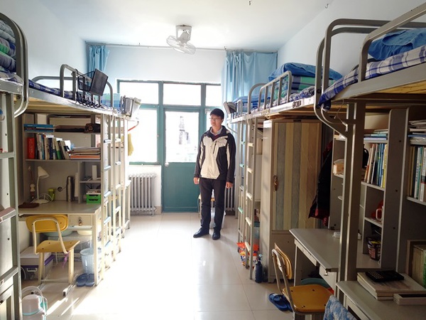 泰安技师学院男生宿舍图片