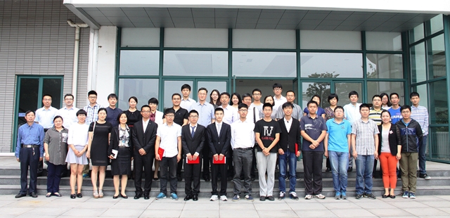 参会人员代表合影 赵明超摄影 参会人员代表合影 赵明超摄影